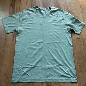 Men’s Lululemon Metal Vent Tech T-Shirt - Size L